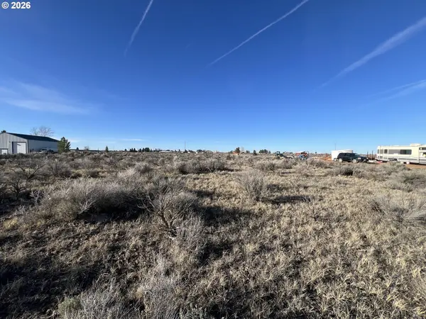 Pinion ST, Christmas Valley, OR 97641