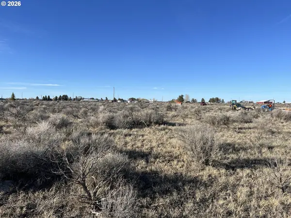 Pinion ST, Christmas Valley, OR 97641