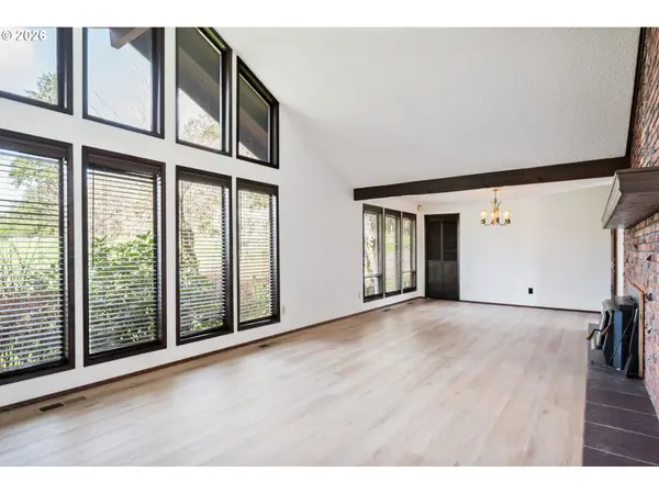 2366 SEMINARY HILL RD, Centralia, WA 98531