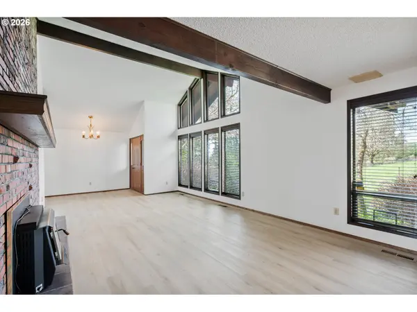 2366 SEMINARY HILL RD, Centralia, WA 98531