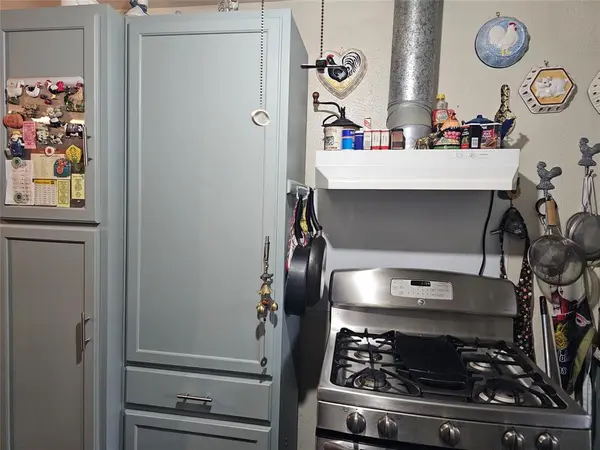 645 NW 10th Street, Grand Prairie, TX 75050