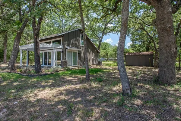 6120 Payne Road, Log Cabin, TX 75148