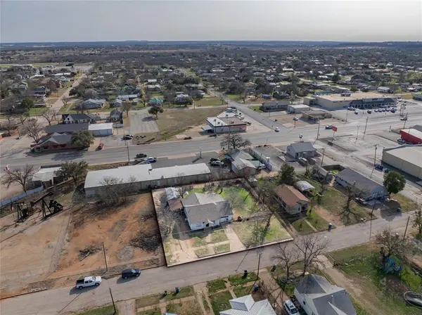 1109 W Elm Street, Breckenridge, TX 76424