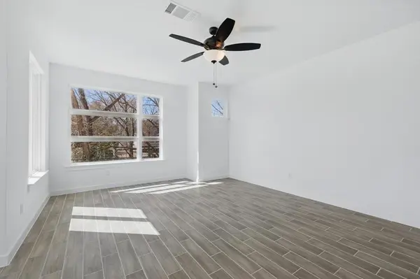 306 Oakbend Drive, Lewisville, TX 75067