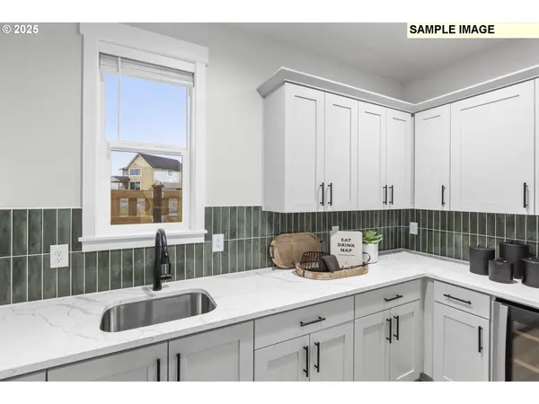 777 Magnolia AVE, Woodburn, OR 97071