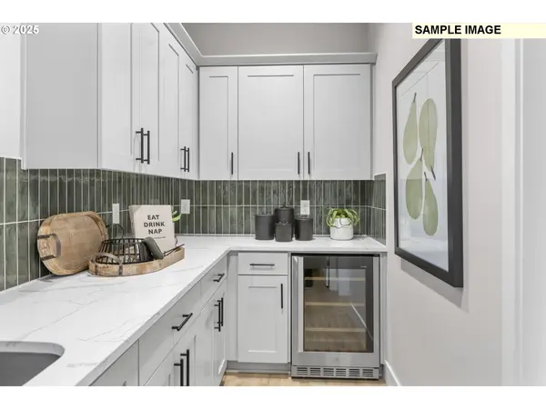 777 Magnolia AVE, Woodburn, OR 97071