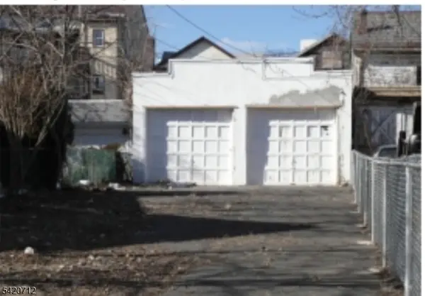 25 Mangold St, Haledon Boro, NJ 07508