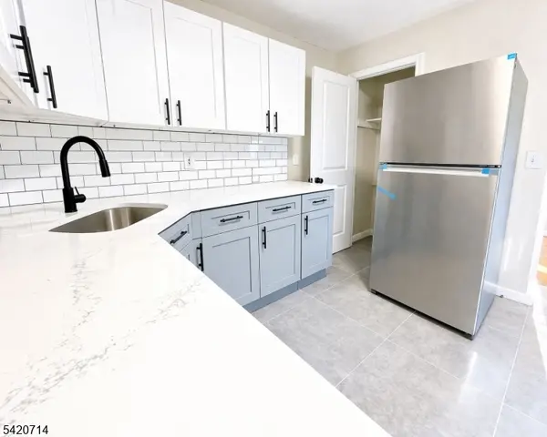 19 Stuyvesant Ave, Newark City, NJ 07106