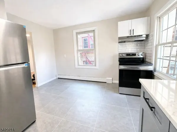 19 Stuyvesant Ave, Newark City, NJ 07106