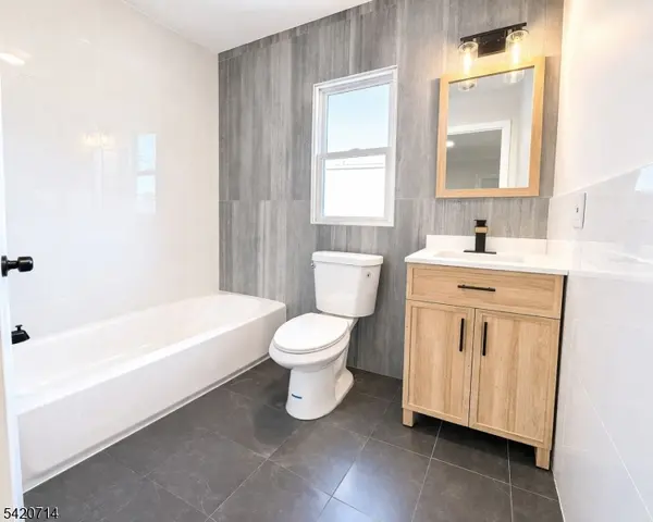 19 Stuyvesant Ave, Newark City, NJ 07106