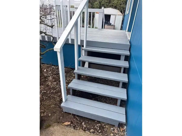 1400 CANDLELIGHT DR #174, Eugene, OR 97402