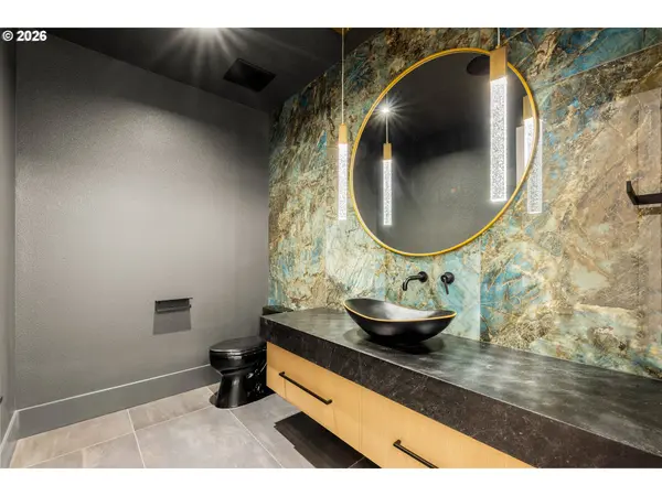 13007 NW 50TH AVE, Vancouver, WA 98685