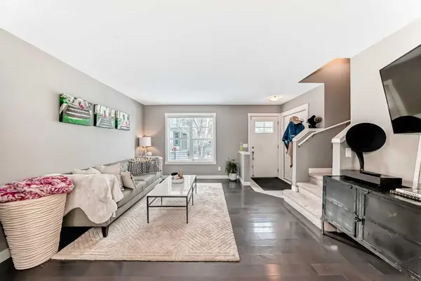 105 Mckenzie Towne SQ SE, Calgary, AB T2Z 1E2