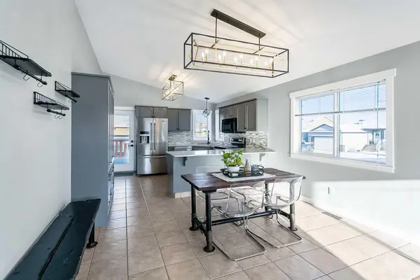 1112 2 ST NE, Sundre, AB T0M 1X0