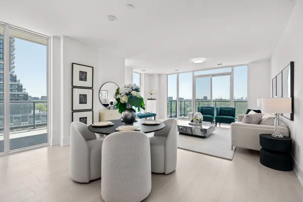 10 Inn On The Park DR #709, Toronto C13, ON M3C 0P9