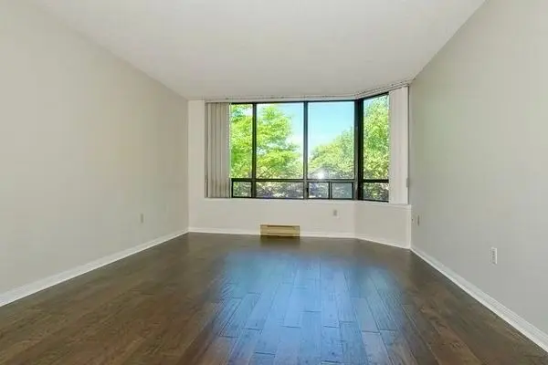 245 The Donway N/A W #212, Toronto C13, ON M3B 3M2