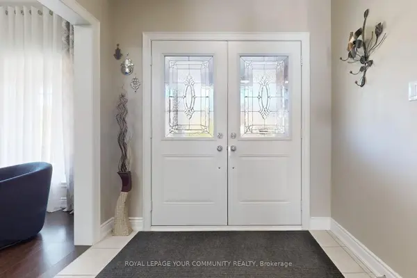 19 Richmond Park DR, Georgina, ON L4P 0H2