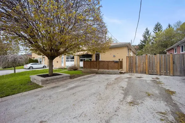 23 Davis RD #Upper Level, Aurora, ON L4G 2B4