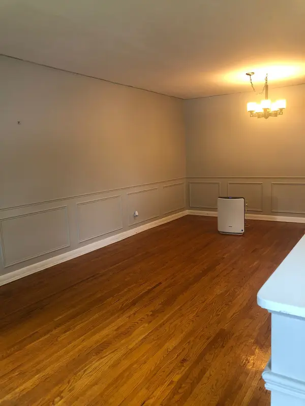 23 Davis RD #Upper Level, Aurora, ON L4G 2B4