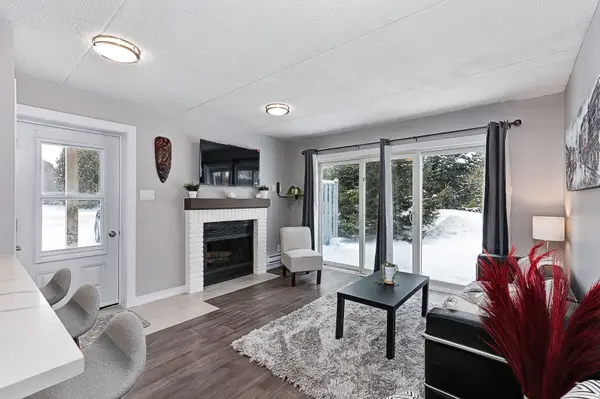 21 Dawson DR #80, Collingwood, ON L9Y 5B4