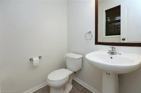 4034 DONNIC DR, Burlington, ON L7M 0A7