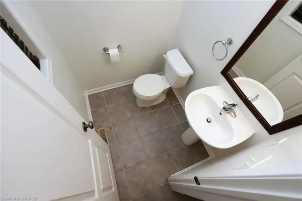 4034 DONNIC DR, Burlington, ON L7M 0A7