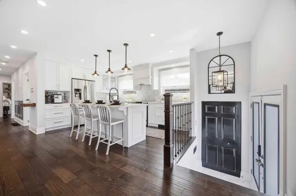 143 Grandravine DR, Toronto W05, ON M3J 1B3