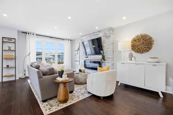 143 Grandravine DR, Toronto W05, ON M3J 1B3