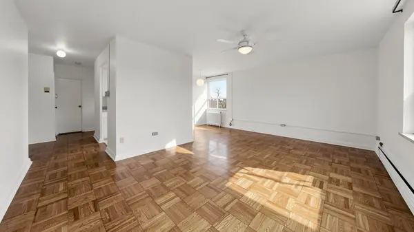 554 Harvie AVE #14, Toronto W03, ON M6E 4M1