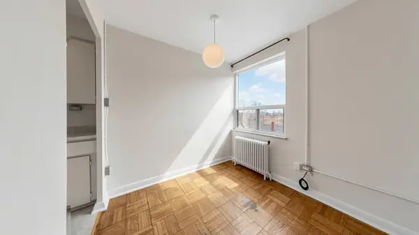 554 Harvie AVE #14, Toronto W03, ON M6E 4M1