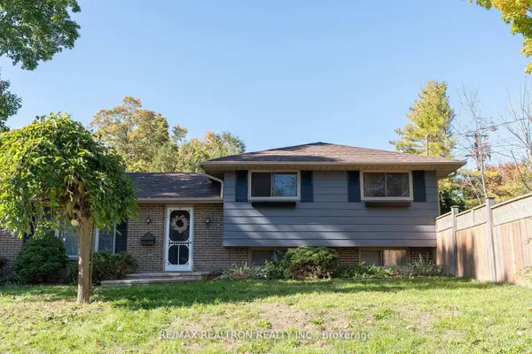 323 Lindan AVE W, Selwyn, ON K9L 1K9