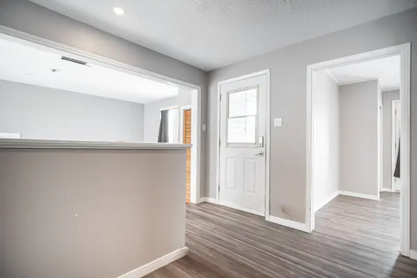 35 Mohns AVE, Petawawa, ON K8H 2G7