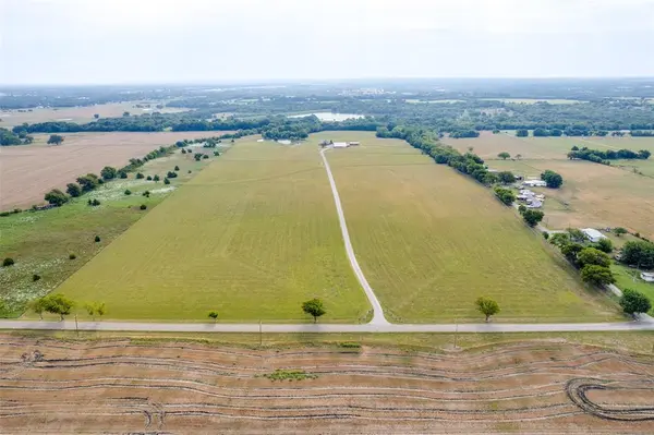 1400 Sears Road, Bells, TX 75414