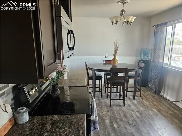 2111 Vinewood LN, Pueblo, CO 81005