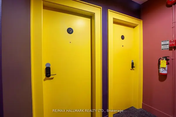 595 St Clair AVE W #12, Toronto C02, ON M6C 1A3