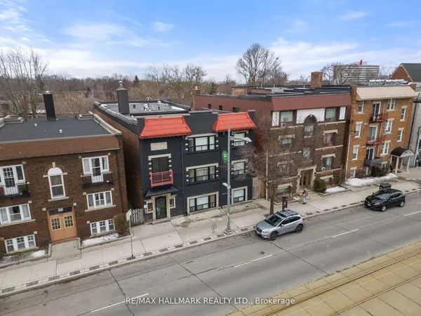 595 St Clair AVE W #11, Toronto C02, ON M6C 1A3