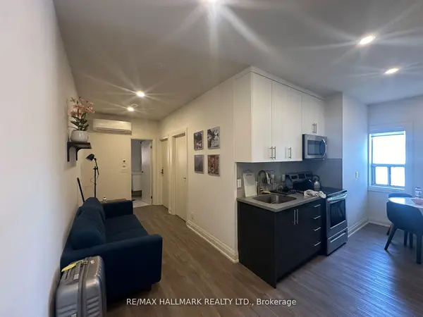 595 St Clair AVE W #11, Toronto C02, ON M6C 1A3