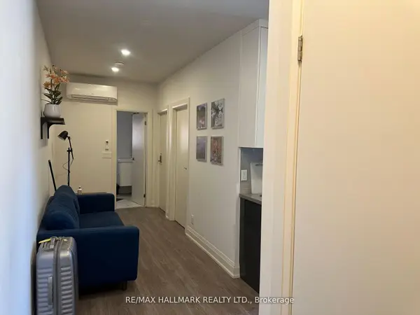 595 St Clair AVE W #11, Toronto C02, ON M6C 1A3