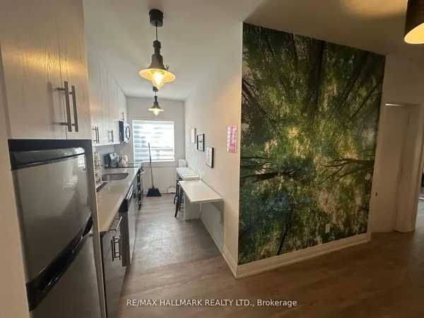 595 St Clair AVE W #5, Toronto C02, ON M6C 1A3