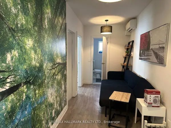 595 St Clair AVE W #5, Toronto C02, ON M6C 1A3