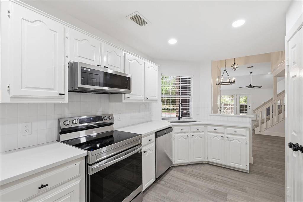 381 Arbor Lane, Euless, TX 76039