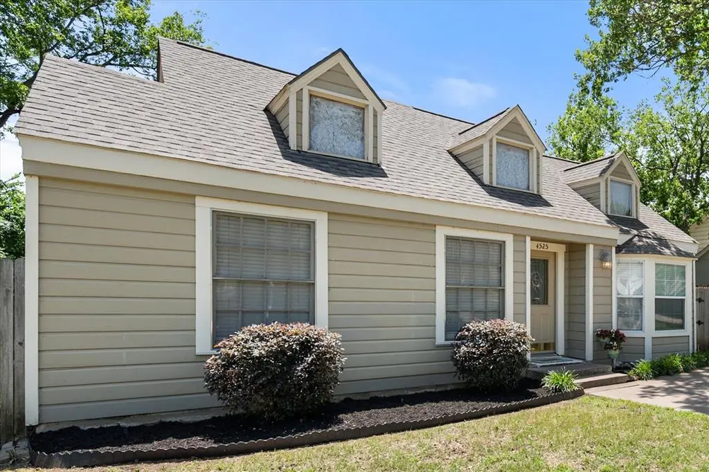 4525 Calmont Avenue, Fort Worth, TX 76107
