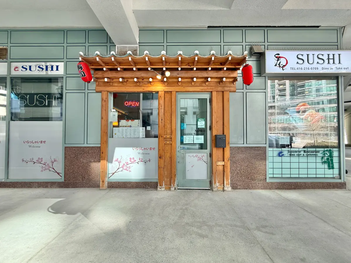 12 Queens Quay W #107, Toronto C01, ON M5J 2V7