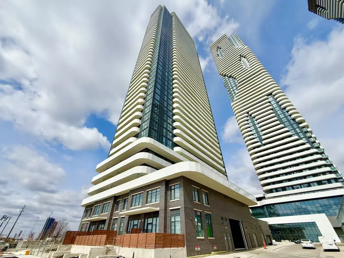 195 Commerce ST #3715, Vaughan, ON L4K 0P9