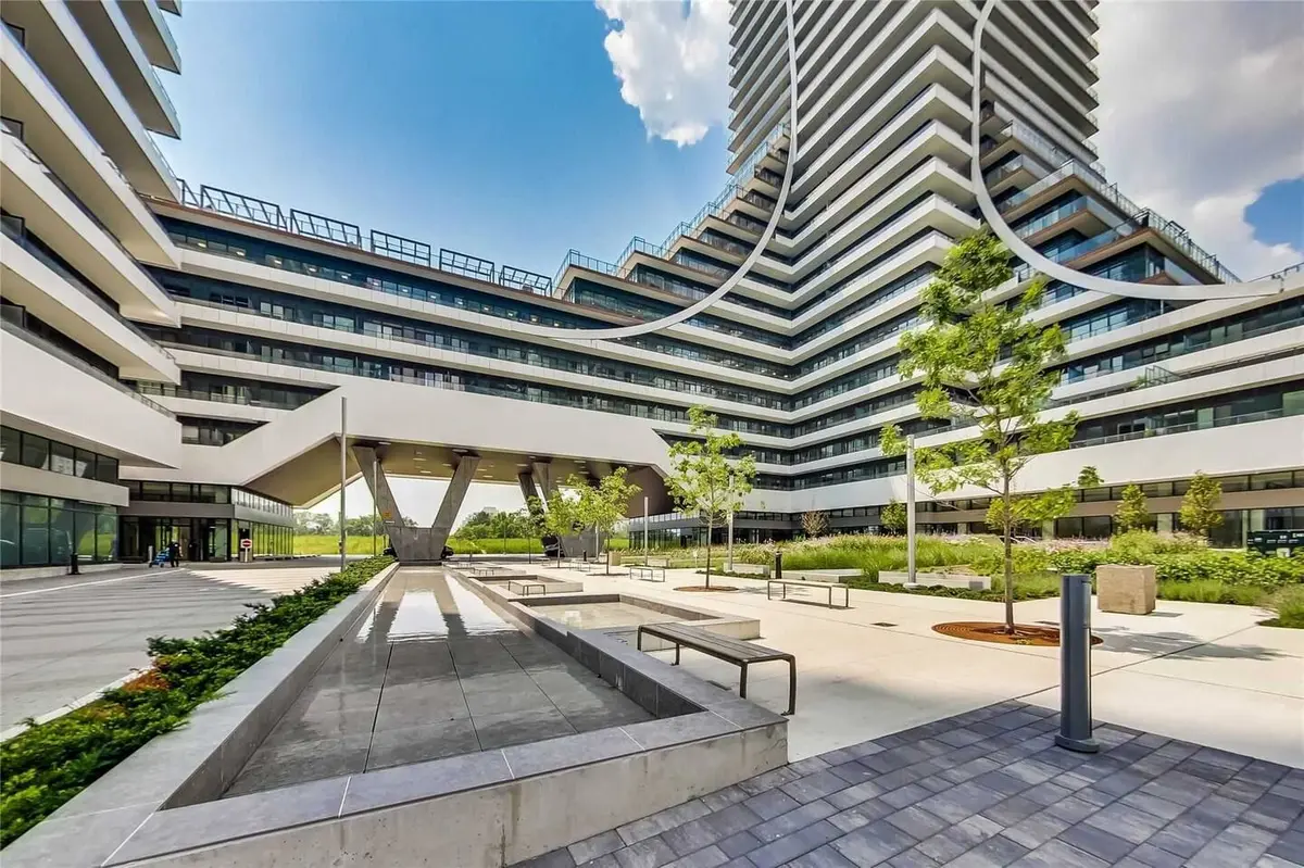 30 Shore Breeze DR E #438, Toronto W06, ON M8V 0J1