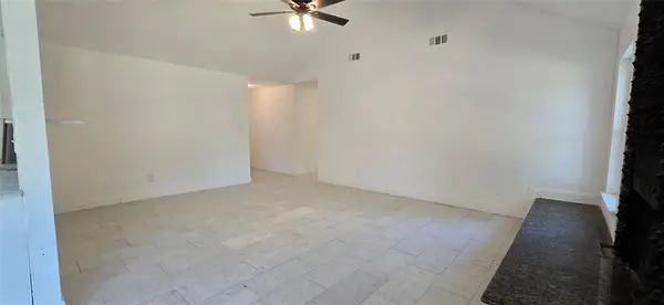 3662 Forest Trail Drive, Grand Prairie, TX 75052