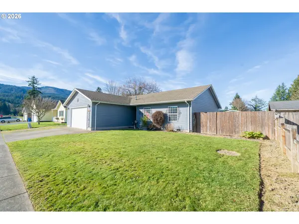 1137 SE 2ND AVE, Mill City, OR 97360