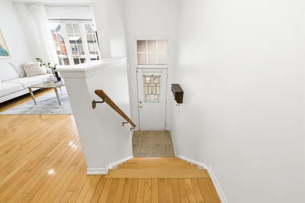 35 Ventura LN, Ajax, ON L1T 0C4