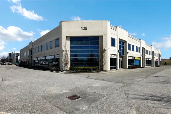 125 Don Hillock DR #16, Aurora, ON L4G 0H8