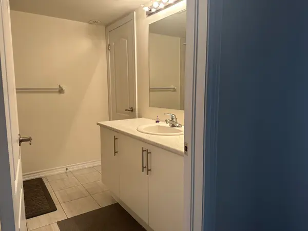 181 Parktree DR #21-3rd floor bedroom, Vaughan, ON L6A 5B1